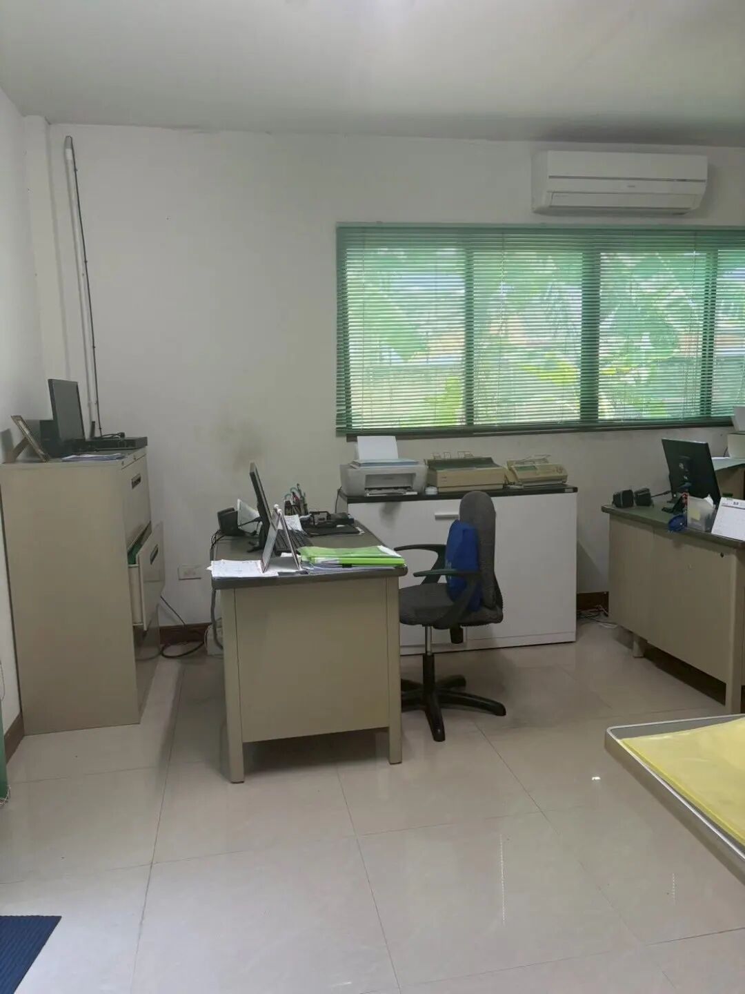 泰国厂房出租出售 北榄府 Bang Phli县 带办公室的仓库厂房出租出售 土地1莱 建筑1400平方米