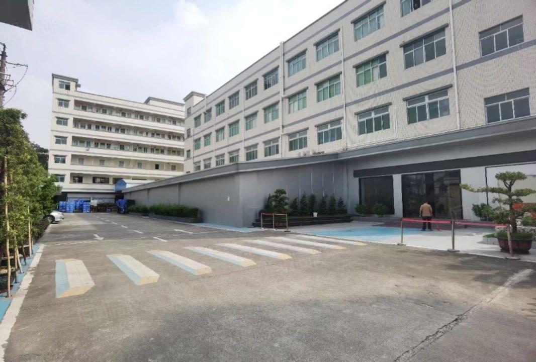 精装修笋盘特价独院！虎门沿江高速花园式独院厂房出租10000平独门独院标准厂房多层通勤便利