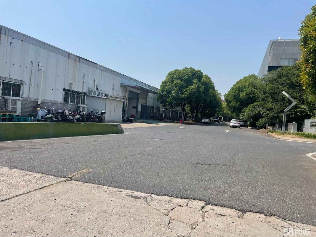 可分租，南京目前厂区有3000平，可做仓储南京厂房出租单层通勤便利
