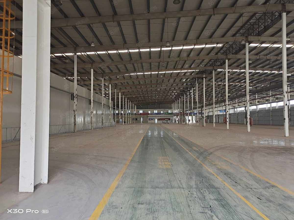 厦门产业区独门独院钢构厂房出租仓库高度10米行业不限环评好过空地大2000平标准厂房单层