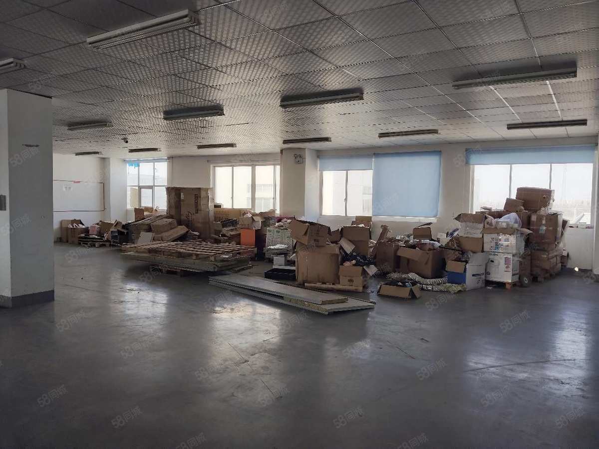天津三号楼四层无尘车间干净宽敞津南津南八里台厂房550平厂房出租多层轨交