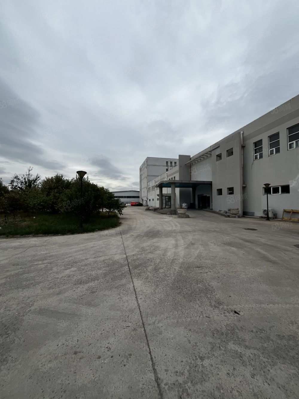 【推荐】天津内整套标准多层厂房占地17.5亩价格含税津南10000平厂房出租单层