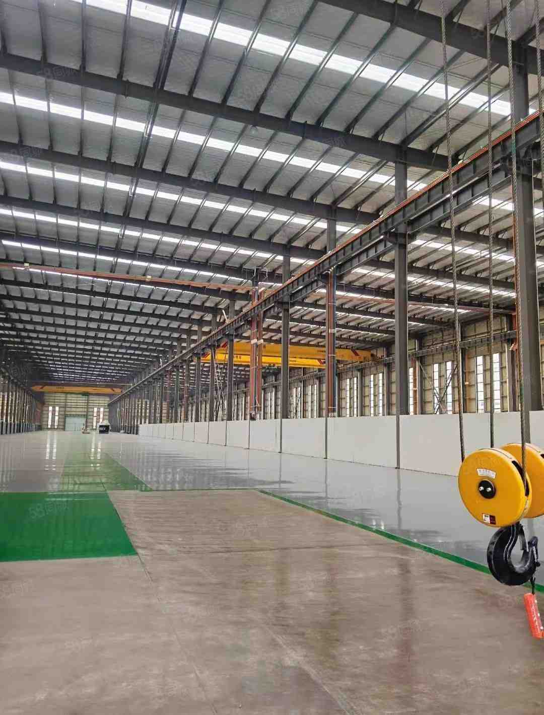 天津标准厂房，带天车，能办环评独门独院12000平厂房出租，手续齐全