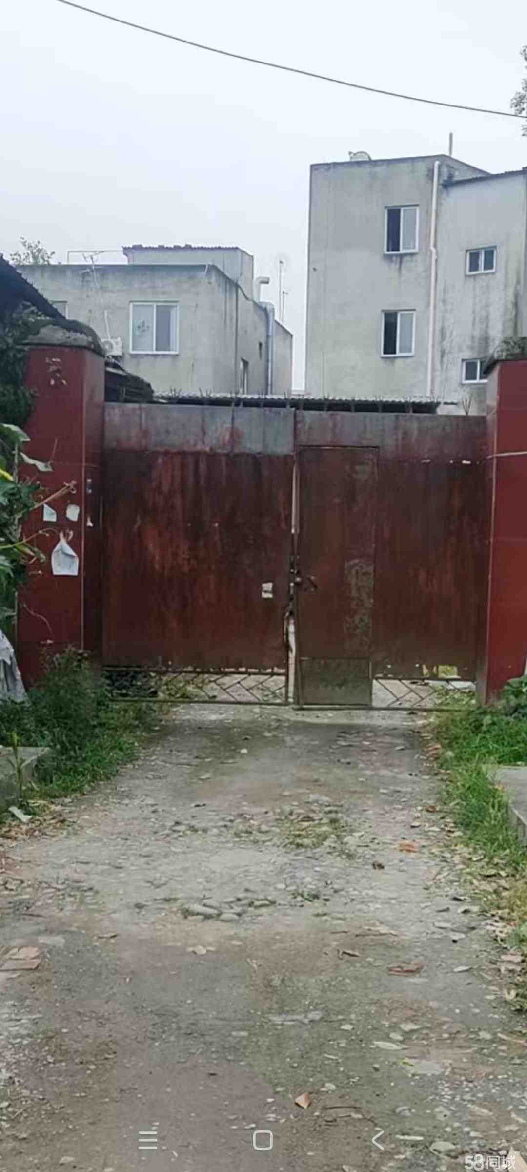 成都独栋厂房，带办公，400㎡空坝。房东直厂房出租多层，宿舍
