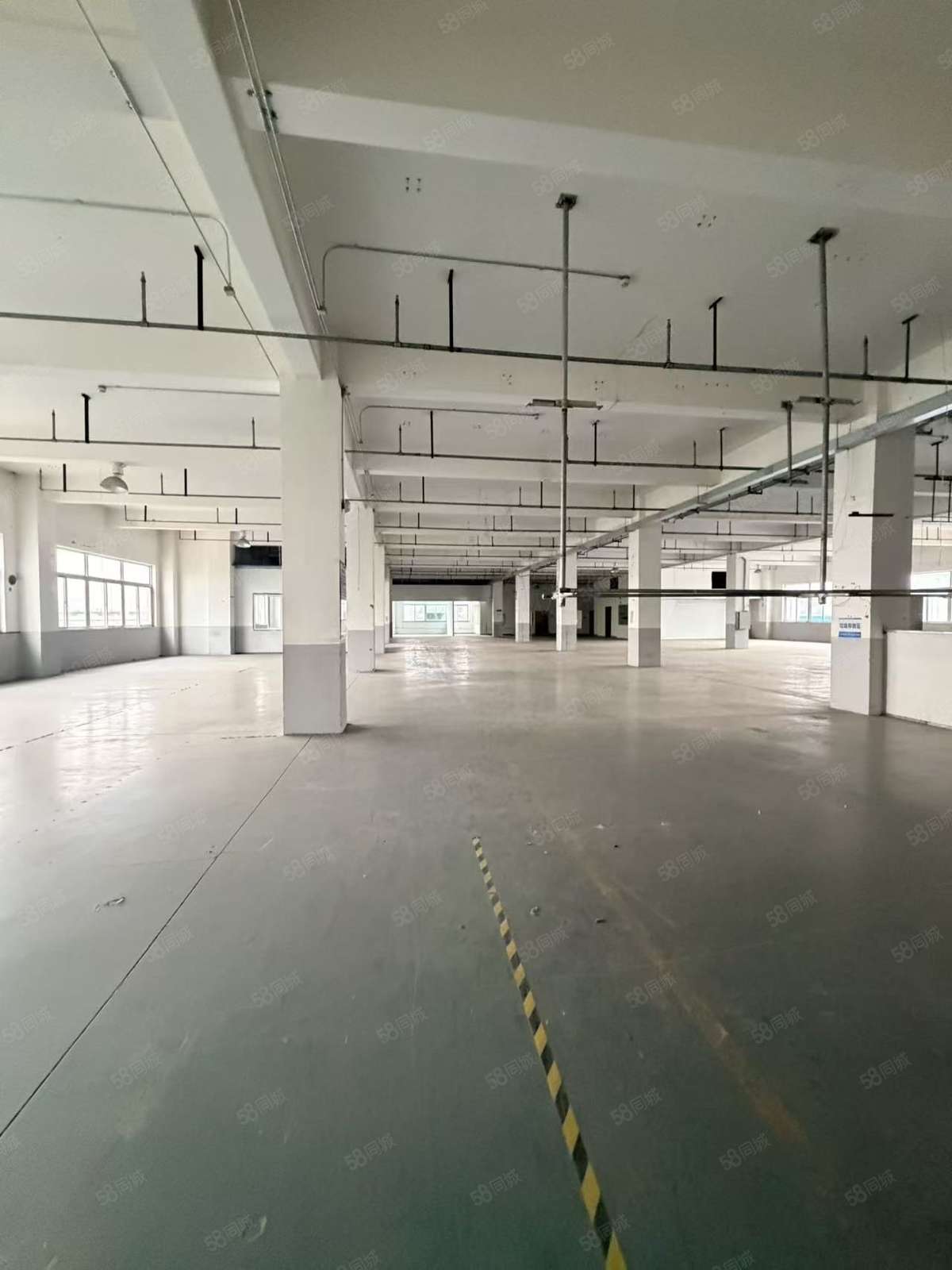 【推荐】大连开发区高诚山2100平可分割现对外带办公室可厂房出租标准厂房单层