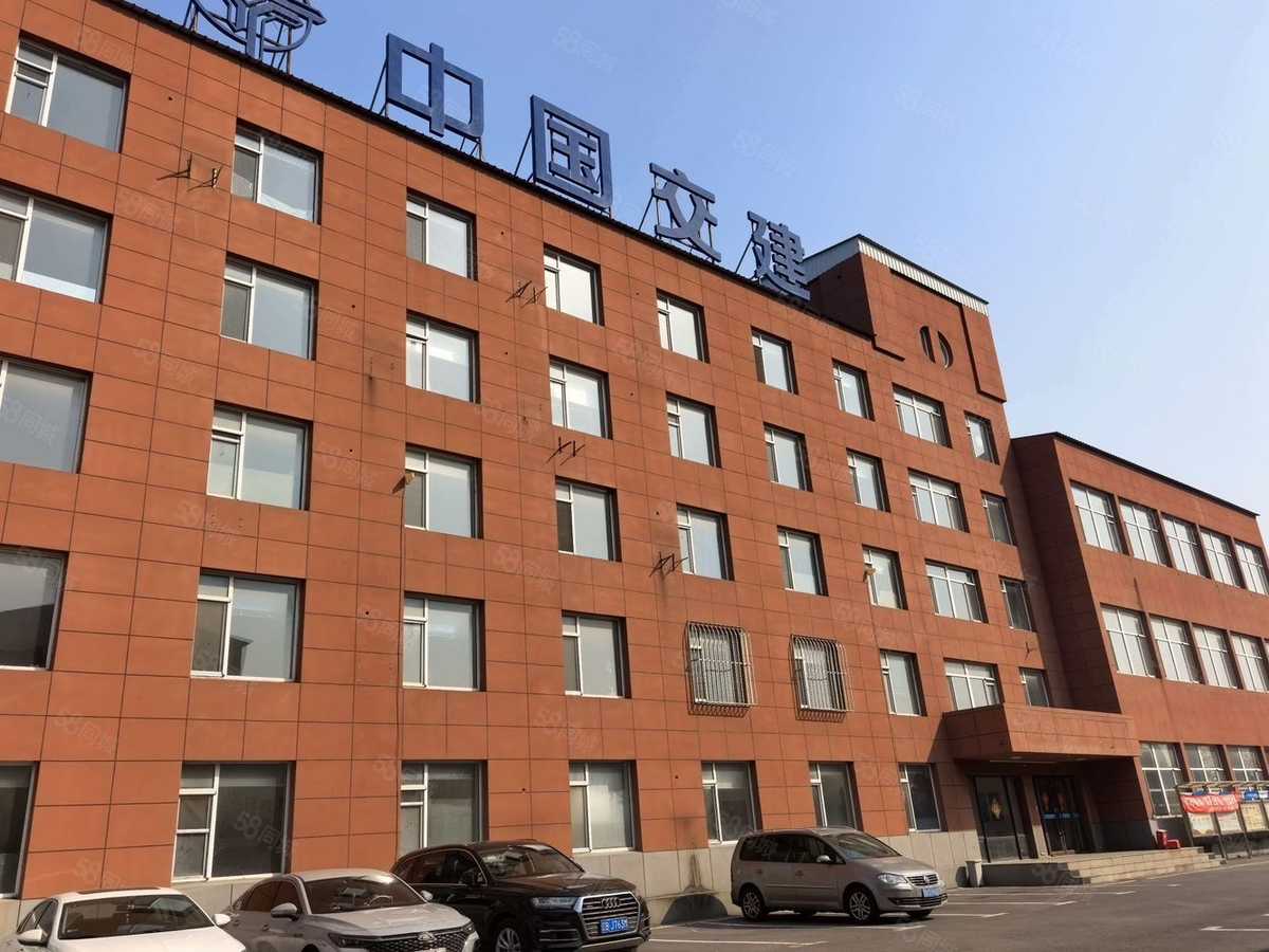 大连近轨交大厂房有车位可进大货水电暖设备完好手续3600平厂房出租标准厂房多层