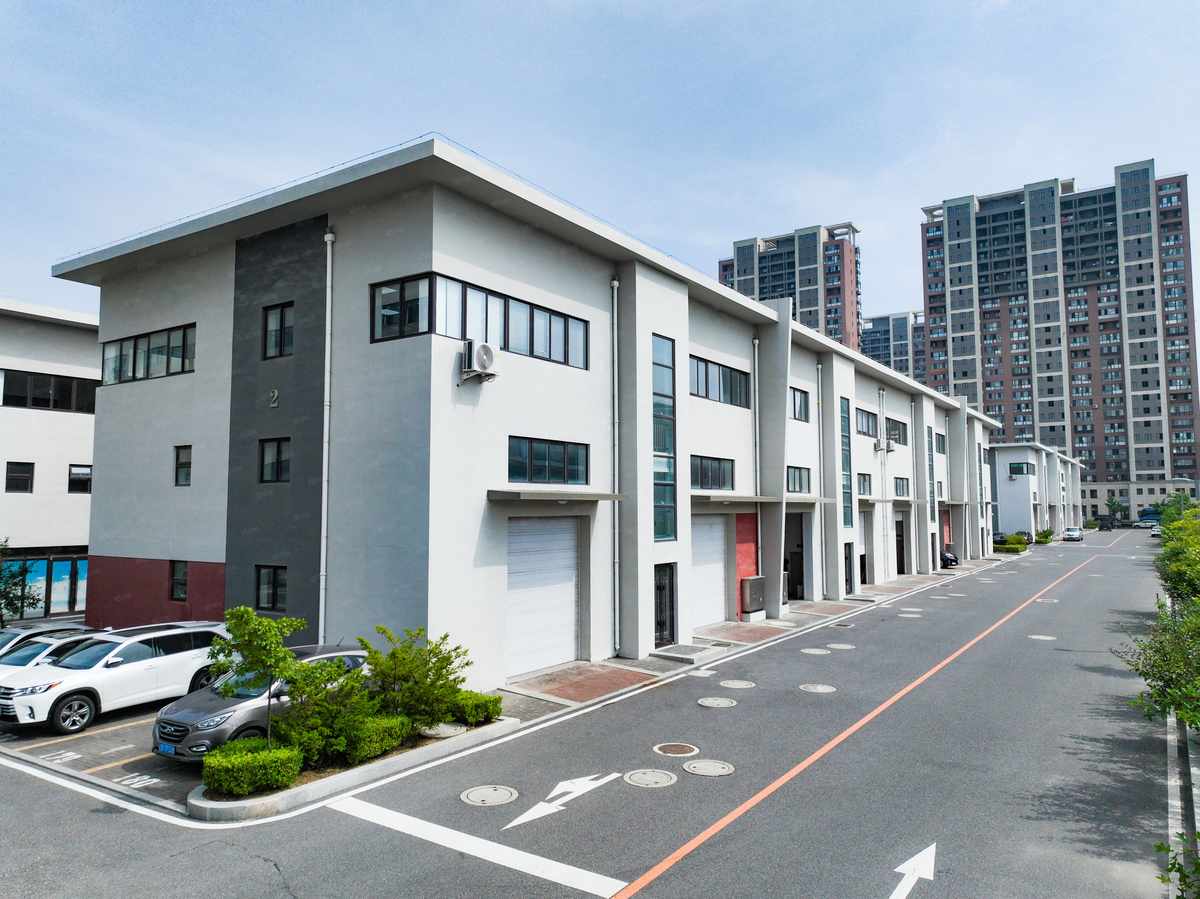 标准产业厂房，大连厂房，停车位充足公司直租开发区470平厂房出租多层