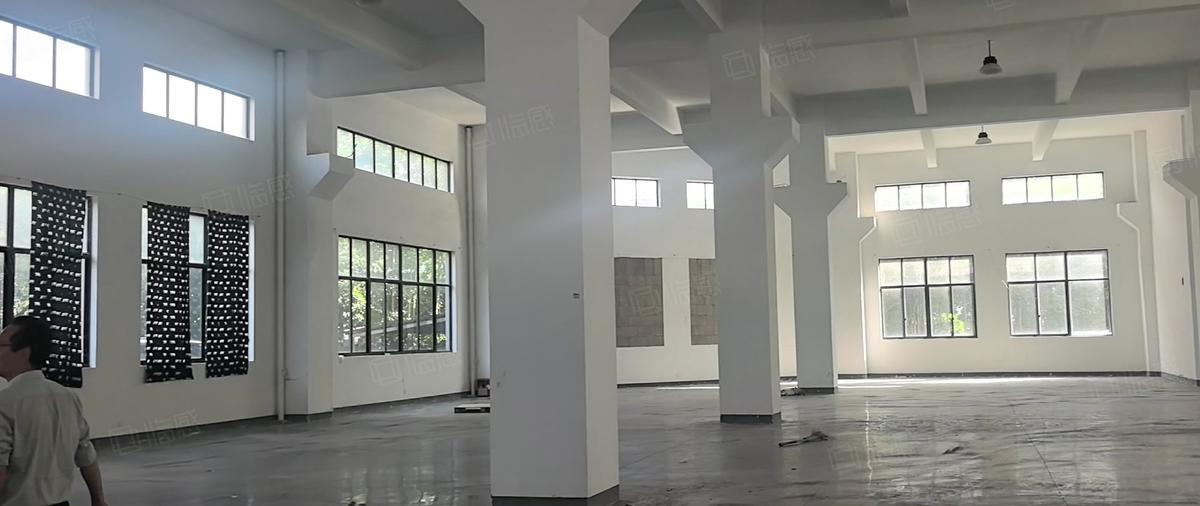 大车进出方便，宁波镇海蛟川全新厂房，厂房形象有佳1200平厂房出租单层