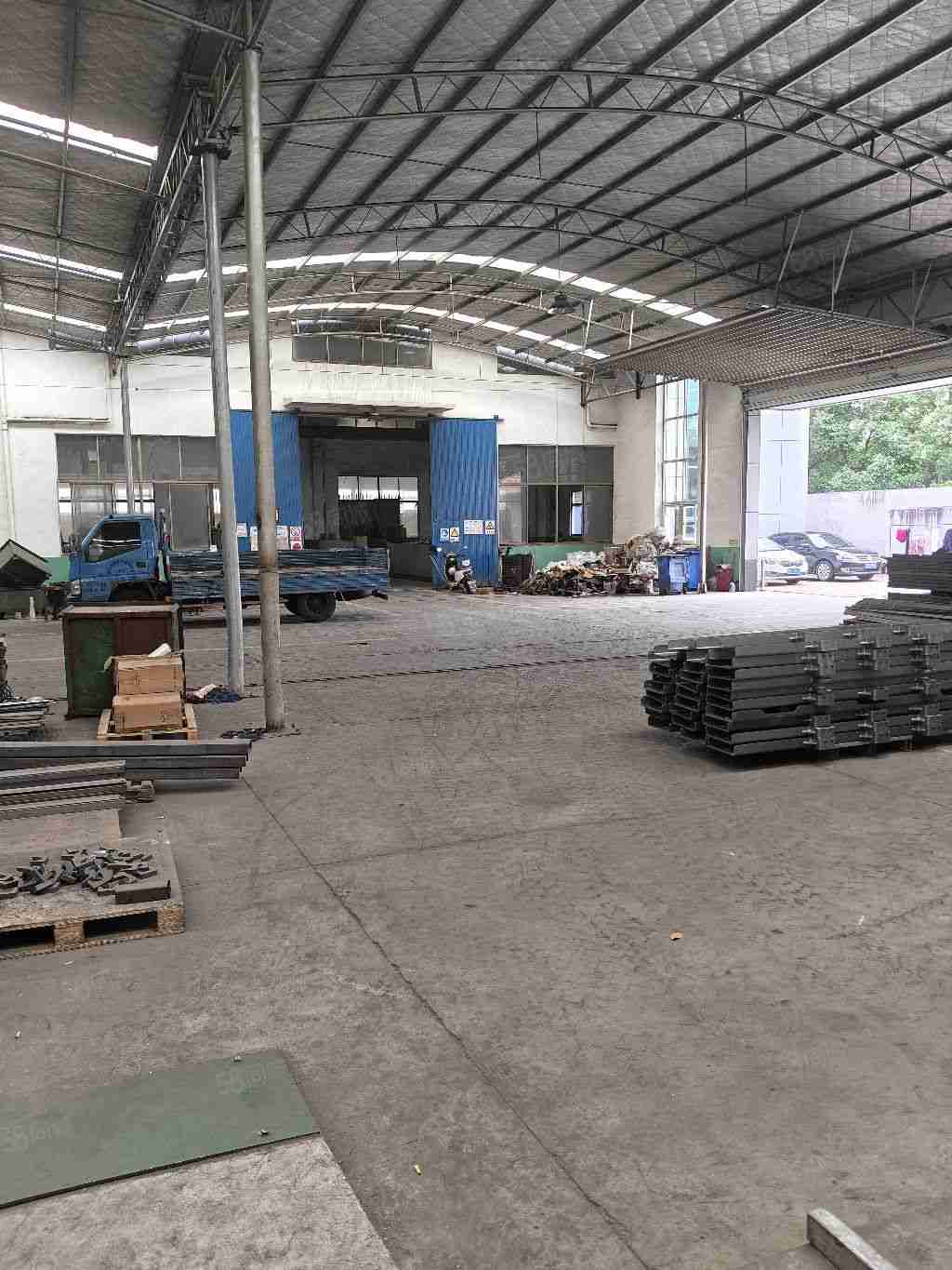 【推荐】上海东港镇东湖塘现有5000平独门独院全单层标准厂房出租