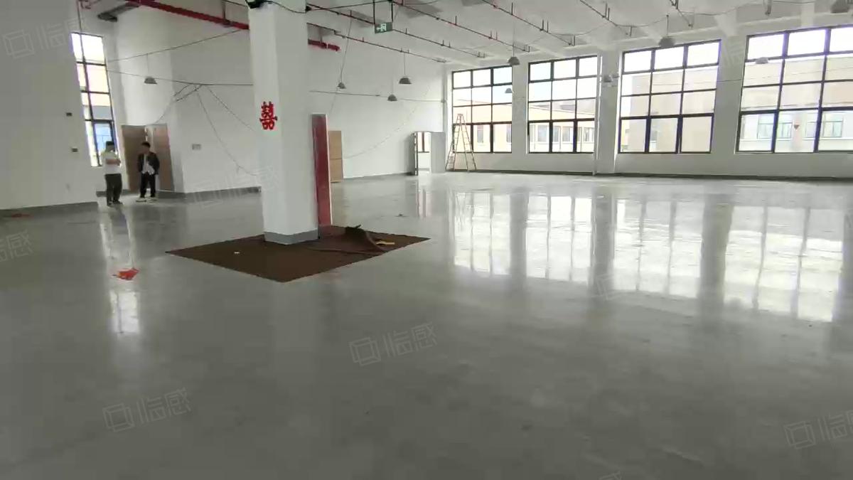 杭州瓶窑1500方到3000方 地面做好的 两部厂房出租单层轨交