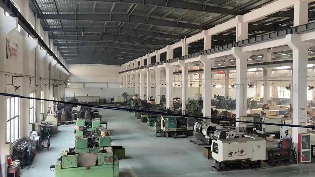 杭州价格含票，框架结构高8米，挂车方便富阳1100平厂房出租单层，电足