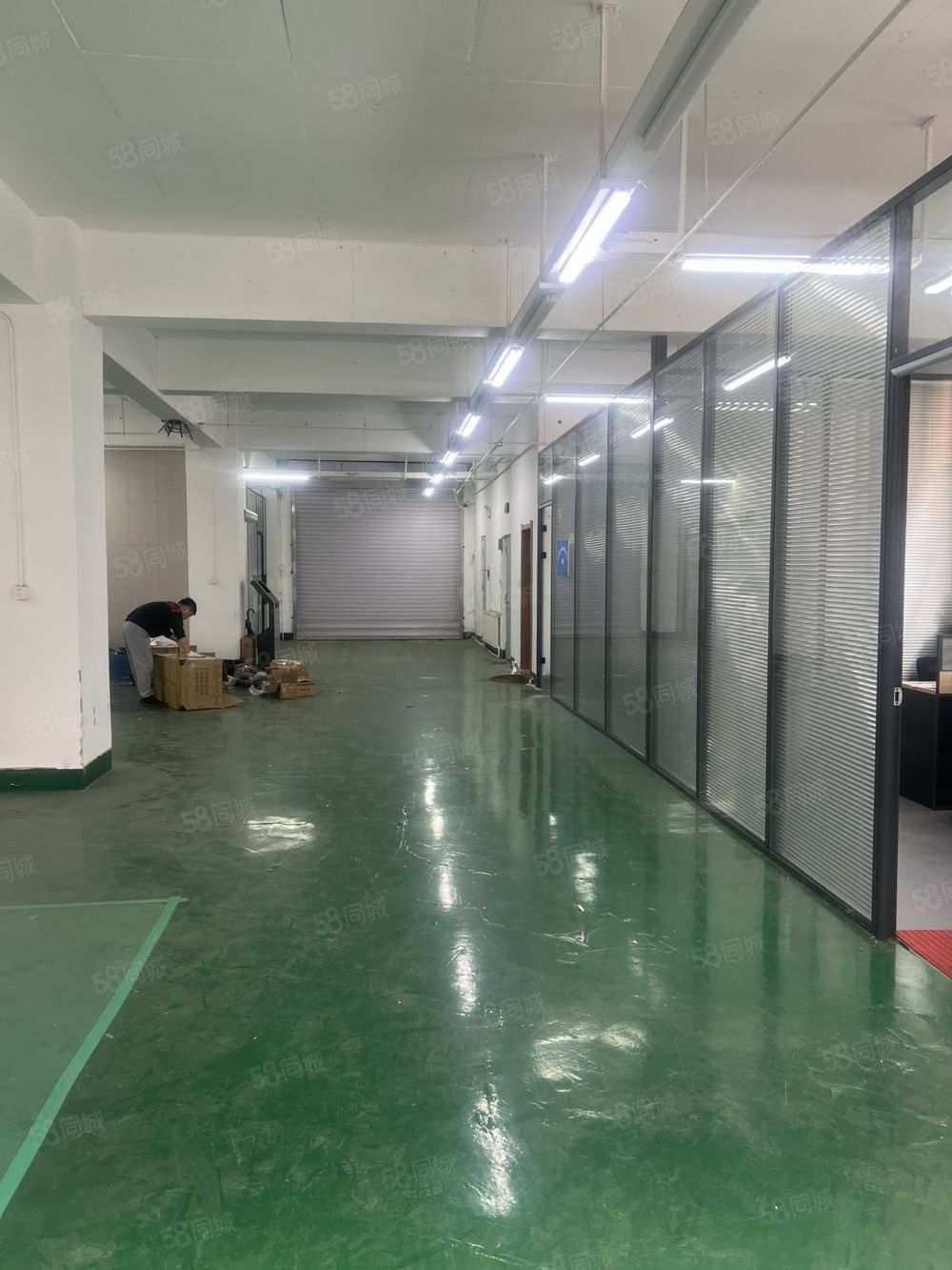 沈阳浑南单层260平厂房，在一楼，进车厂房出租通勤便利，洁净地面