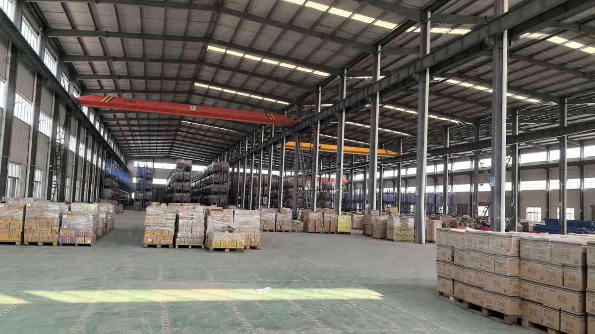可整租，济南500至10000仓库厂房，可分租厂房出租单层通勤便利