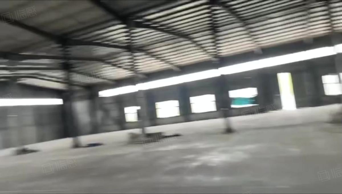 【推荐】济南华山 2500平独门大院可分租 带办公 三相厂房出租单层