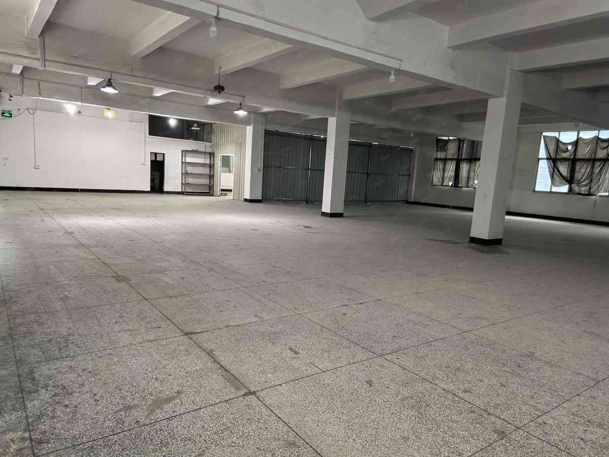 福州仓山区盖山投资区仓库500一2000平（非中厂房出租单层轨交