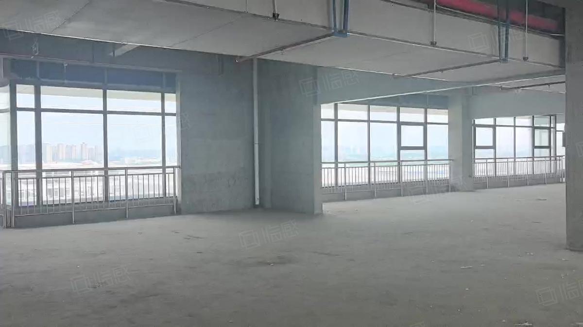西安国企示范区 环评一消已过  1140大平层厂房出租单层轨交