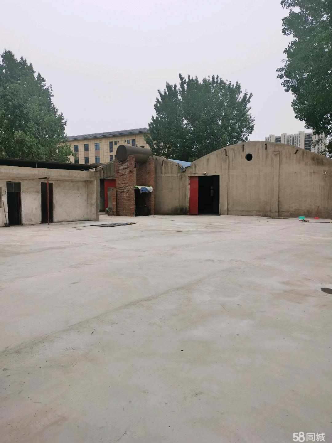 郑州个人，独门独院，厂里空地大500平厂房出租单层，通勤方便水电齐全