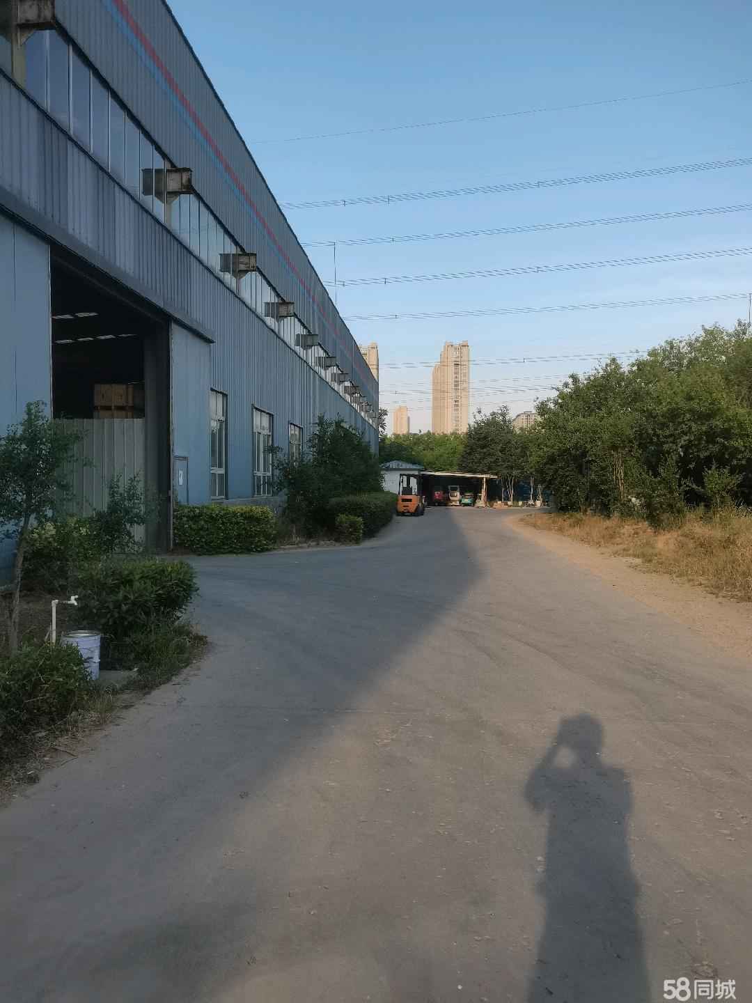 距离五洲城一期30厂房出租单层通勤便利，郑州个人2200平方米可分租