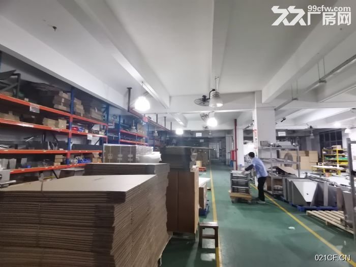 深圳龙华新区观澜松元轻轨站主干道工业园龙华一楼二楼各交通方便拎包入1580㎡双层大车进出交通便利厂房出租