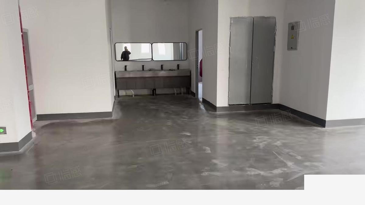 上海上海青浦工业区 原房东独立层面厂房出租，配套完善