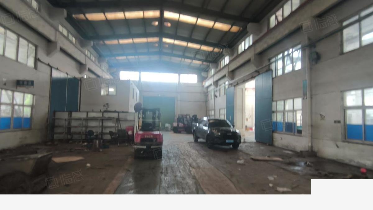 上海上海嘉定沿主路南翔原房东米层高带两部行车，没有公摊厂房出租，配套完善