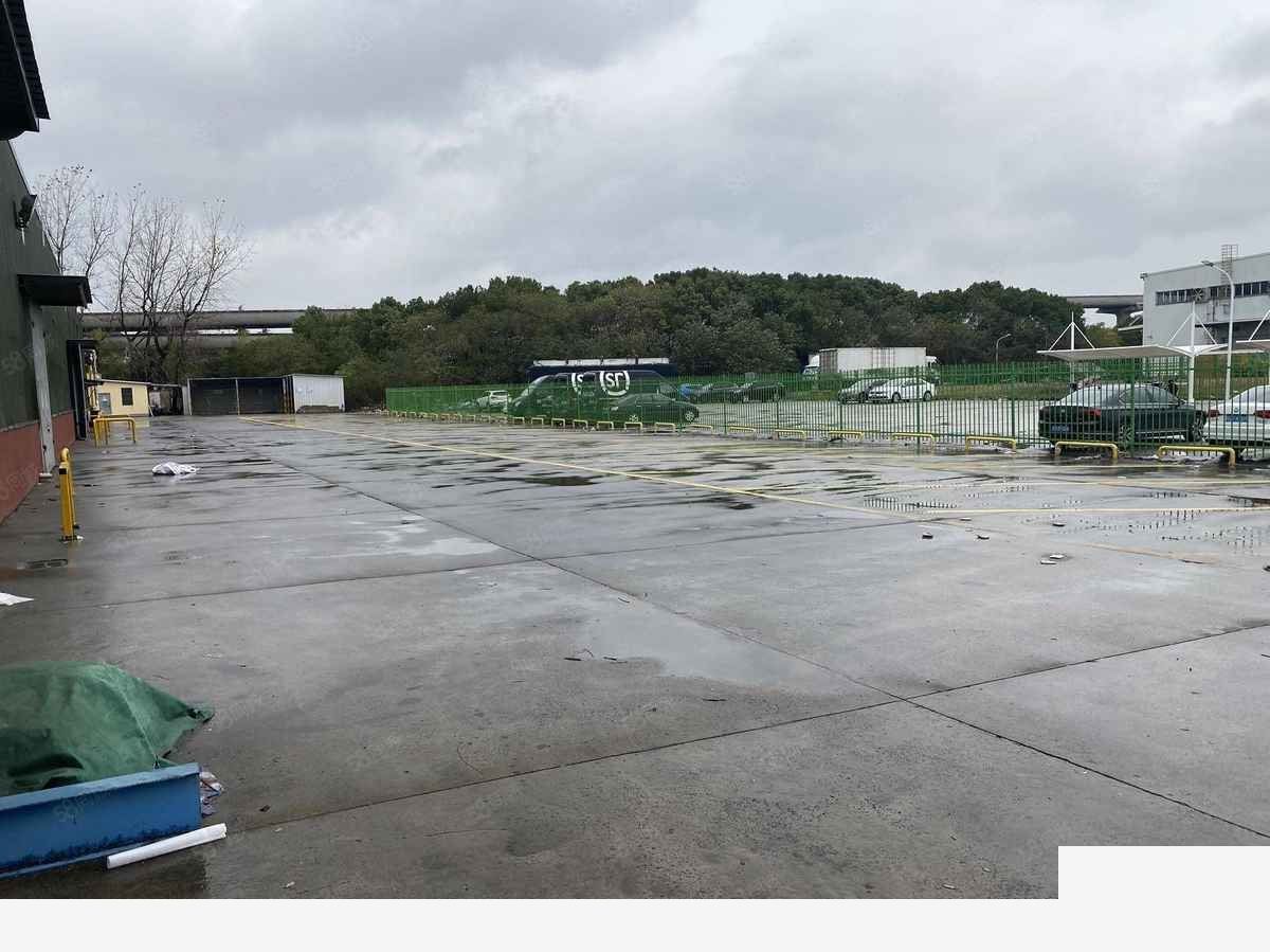 上海上海S高速出口单层厂房仓库 配套场地厂房出租，配套完善