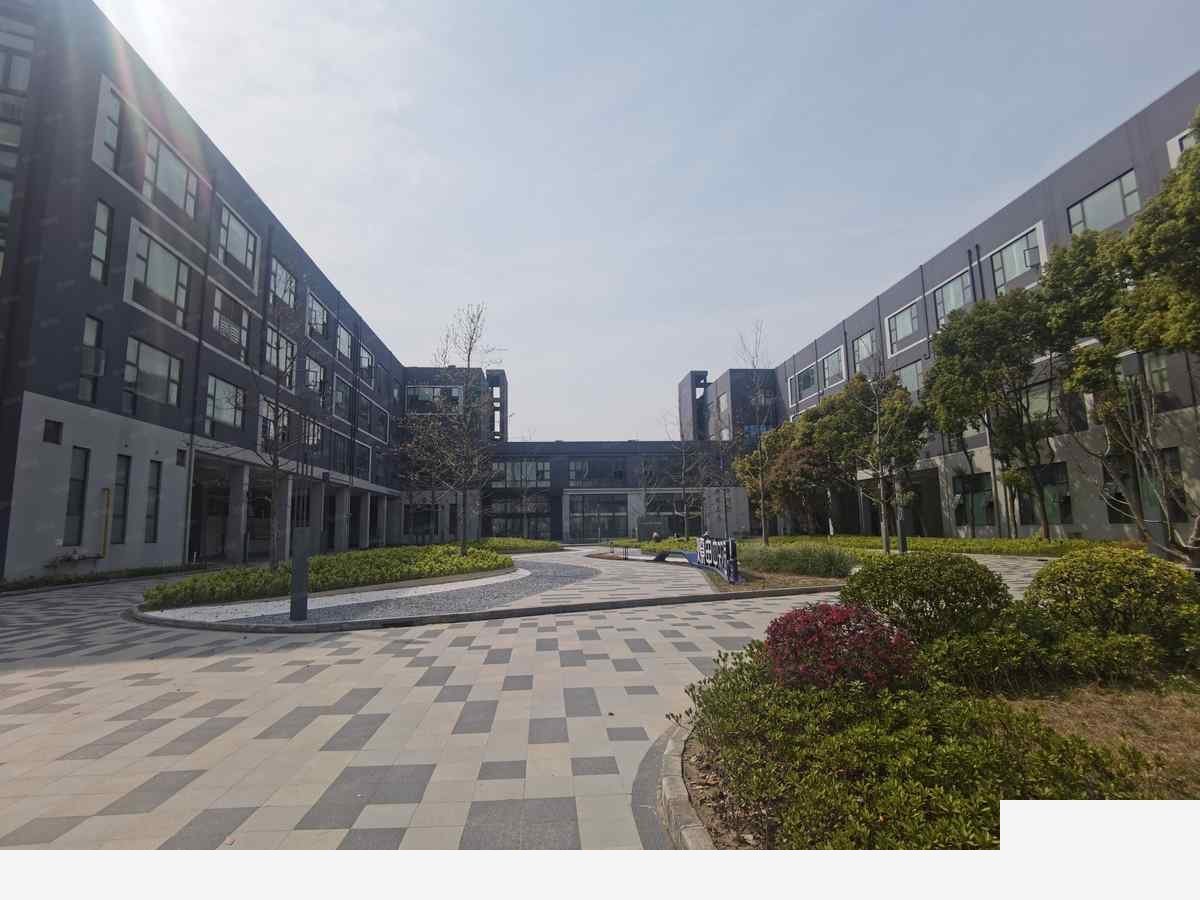 上海上海浦东泥城厂房空余可分租起单价厂房出租，配套完善