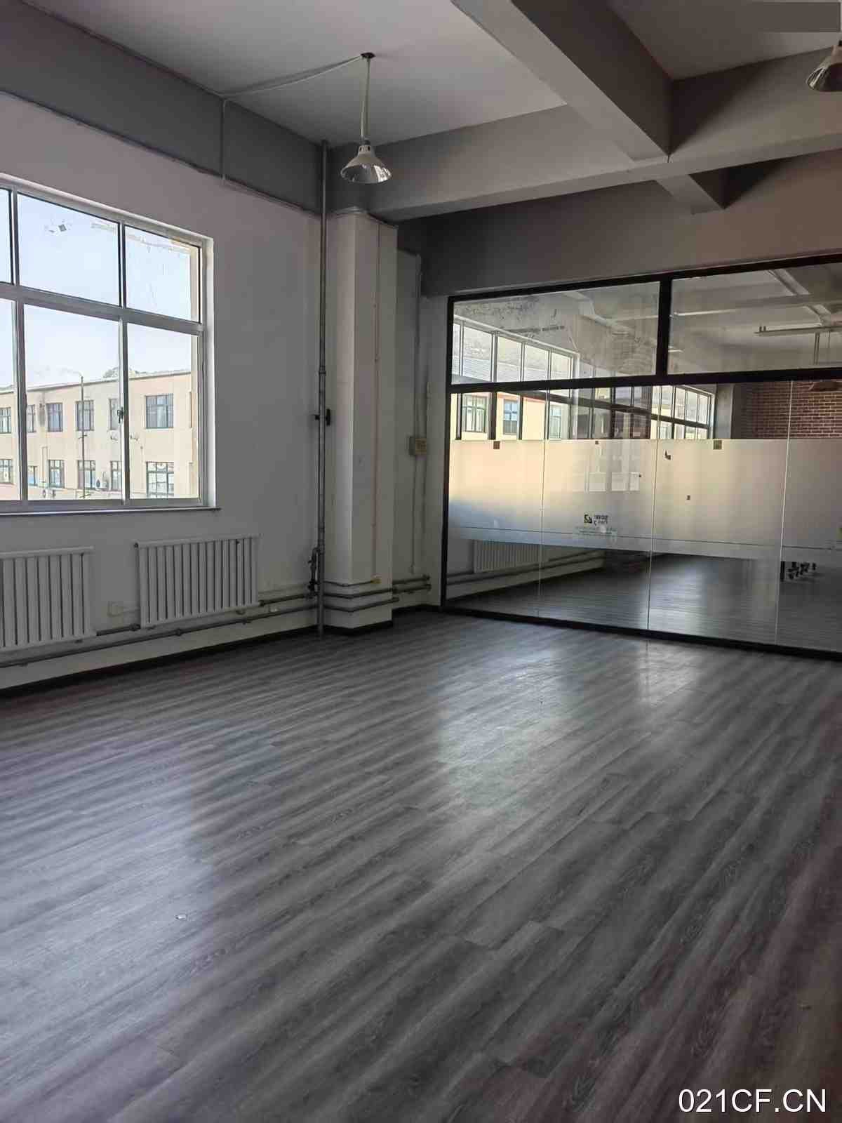威海环翠张村标准园区精装82㎡多层可分租精装修厂房出租