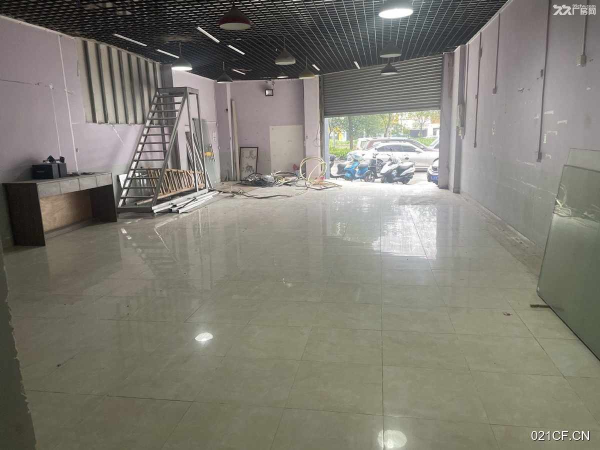 江门鹤山市桃源镇建设东路63号之一六百五十平拉设备进场就能用到80㎡标准厂房单层大车进出厂房出租