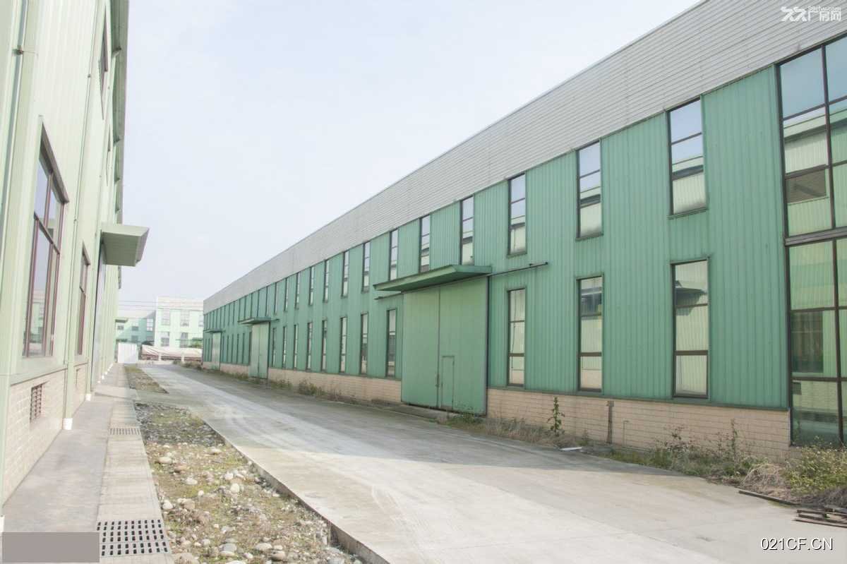 德阳什邡经济开发区北区丙类进出车方便房东直租6000㎡可分租层高8.8米厂房出租