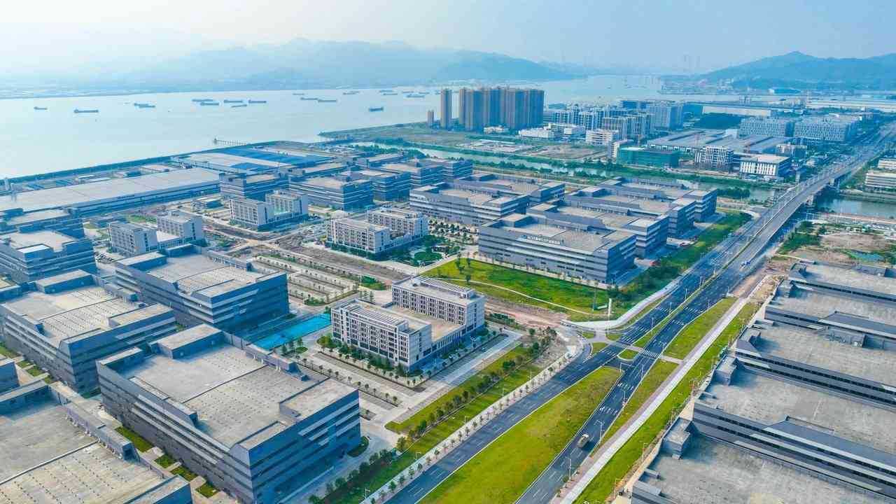 上海浦东外高桥保税区厂房仓库出租 A座B座共2.1万平六