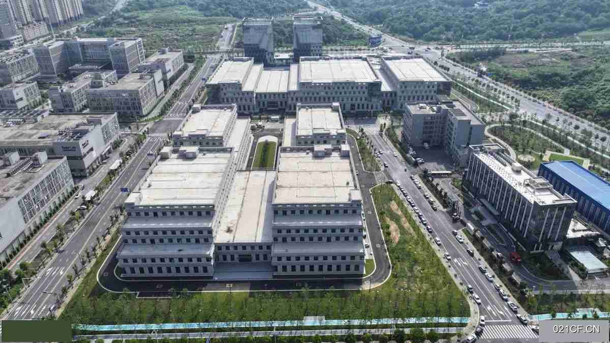 九江市濂溪区鄱阳湖生态科技园科技四路与生态四路交汇处（青网）大量环境优美价格美丽12000㎡可分租层高5.7米厂房出租