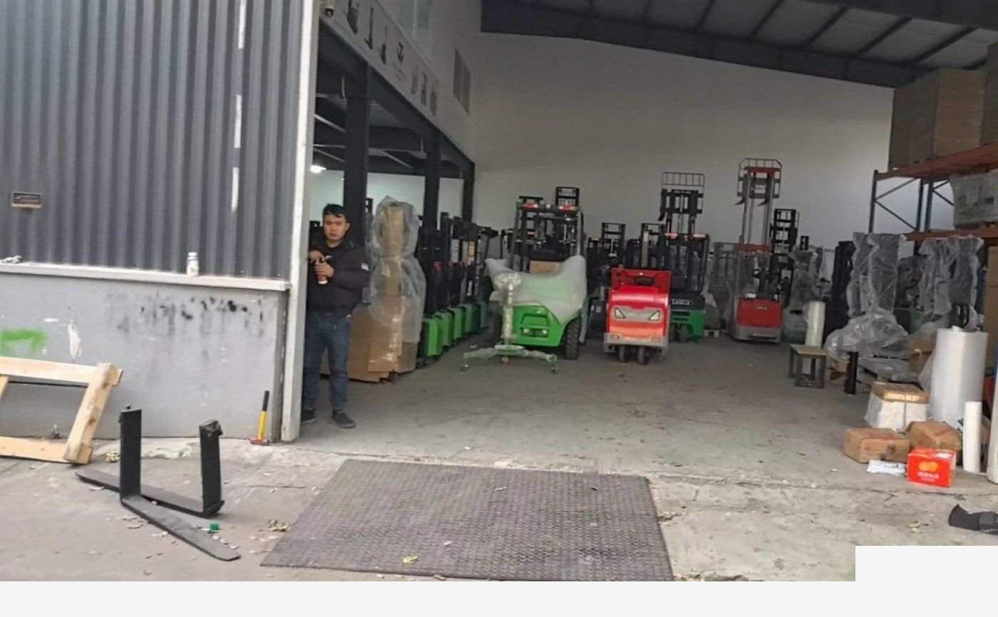 工业园上海青浦 ：赵巷镇崧春路203号独院960平方厂房出租，首层5.5米层高