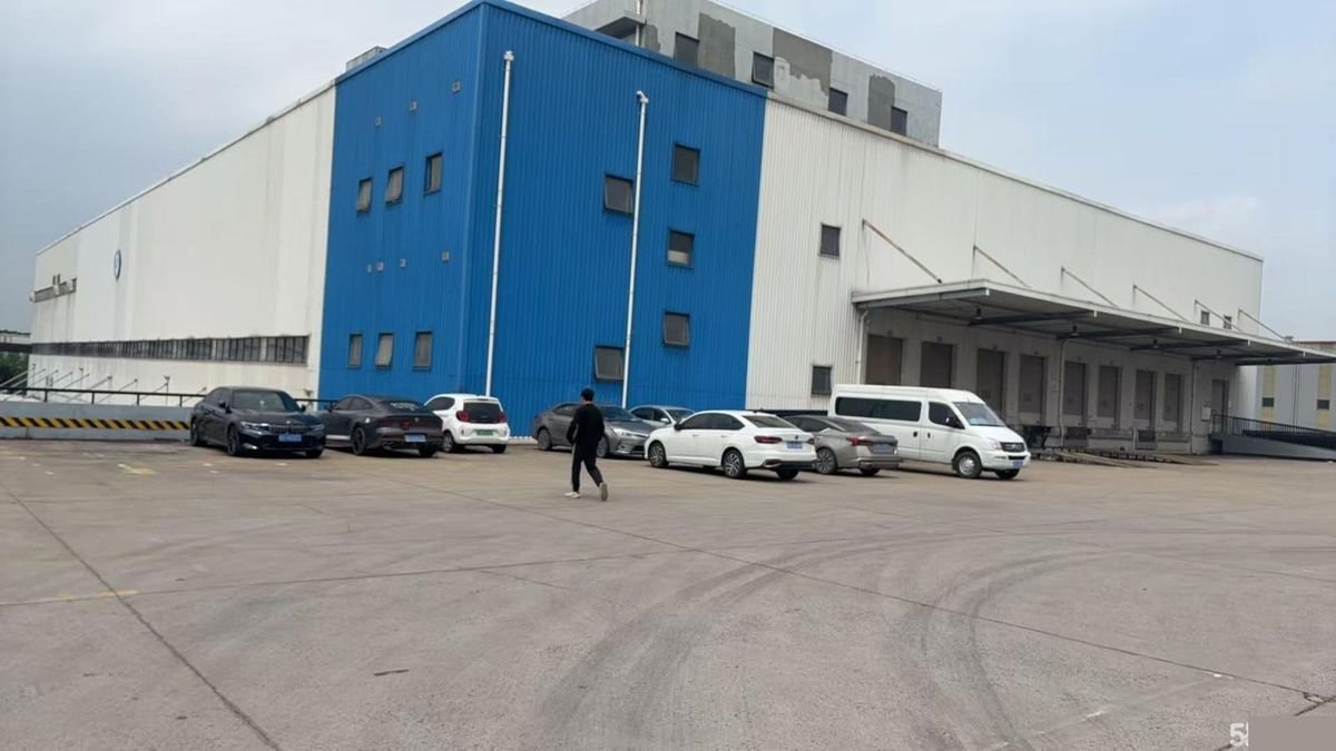 江北宁波个人江北临近高速出口及铁路货运站的高标准仓库6716平厂房出租,配套完善