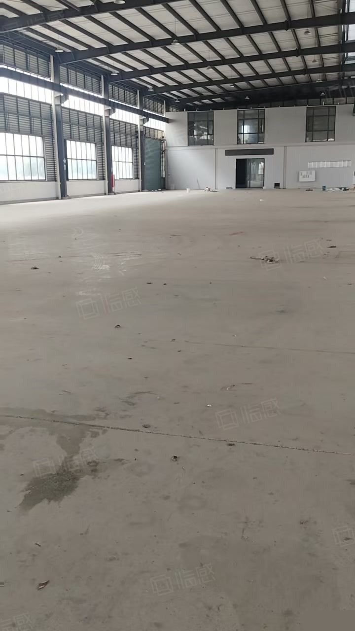 高新区德清德清高新区一楼1100平2千平3千6千平有行车机厂房出租，配套完善