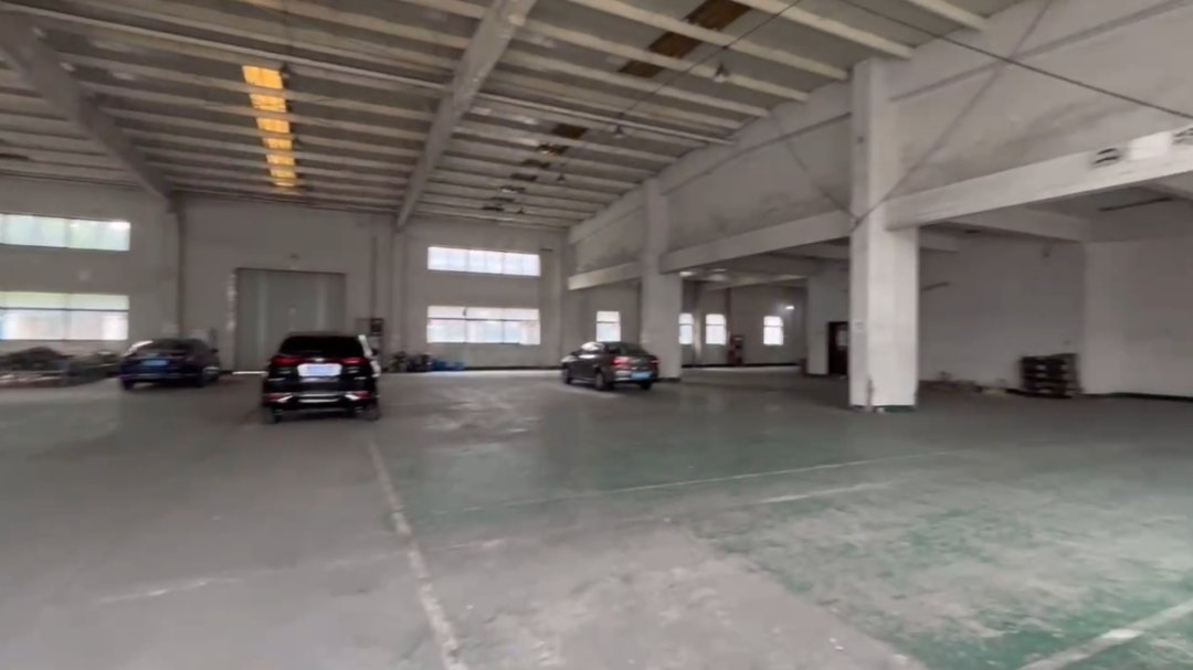 温州滨海一楼二楼各800平,一楼高9米带行车,楼上4.5厂房出租,配套完善