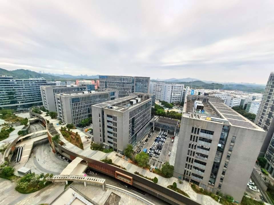 深圳应人石站研办办公厂房外立面实景