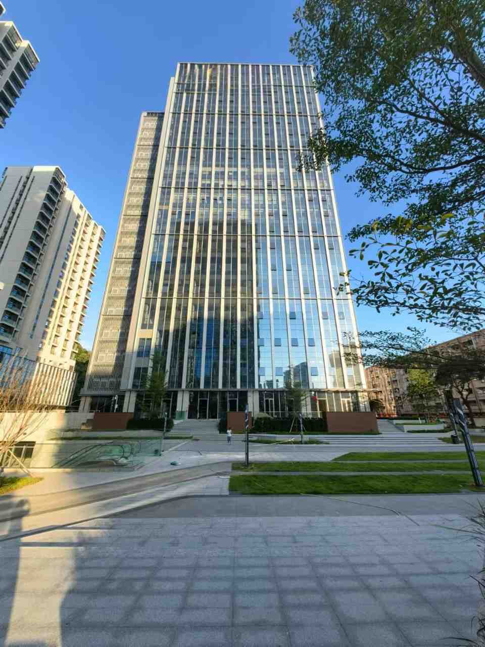 深圳西乡全新工业上楼厂房出租 3200平一手开发商直租 首年5折