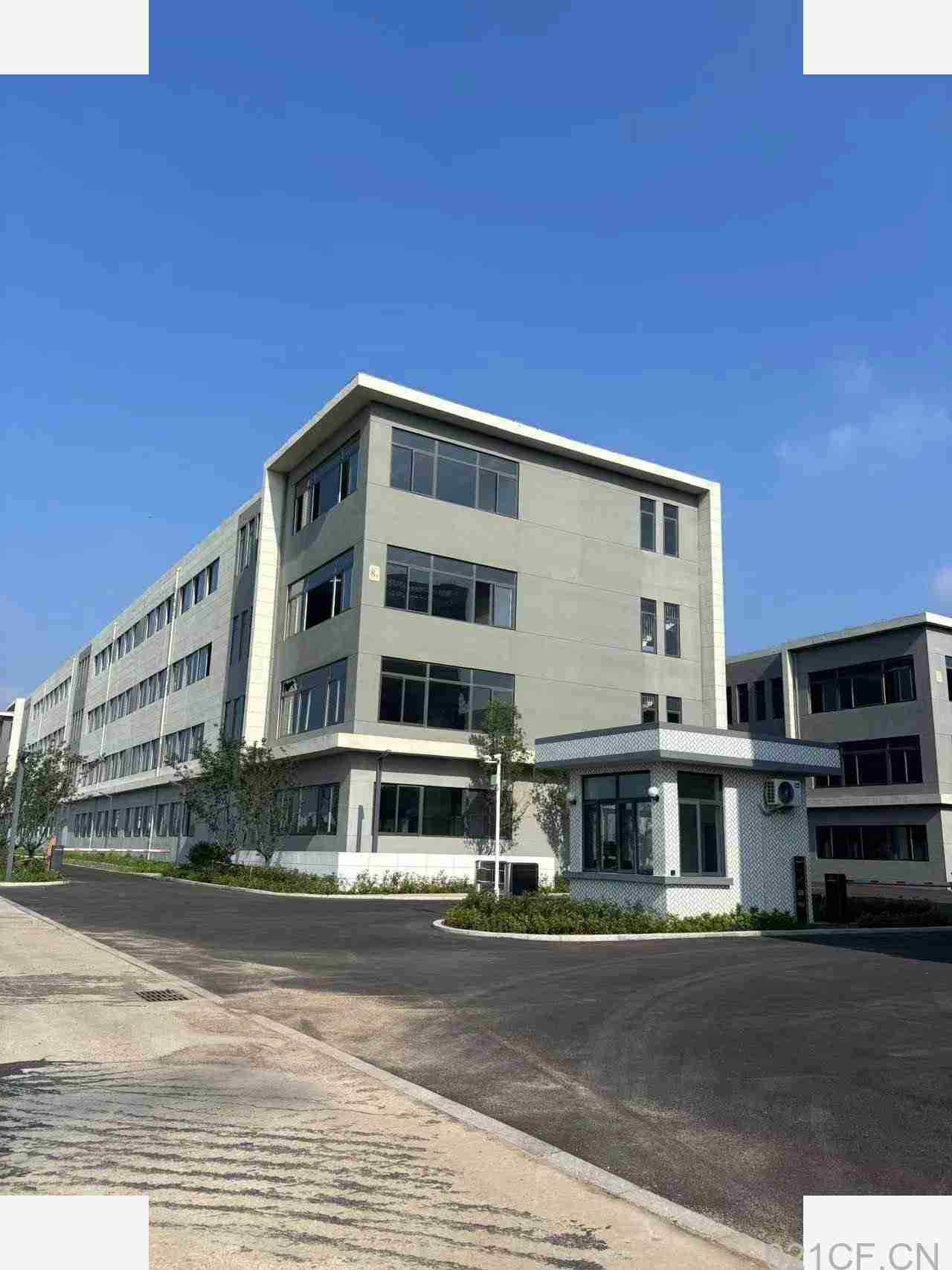 青岛市4000㎡ 4000平全新厂房可环评有消防双证-北厂房出售，首层8.1米层高