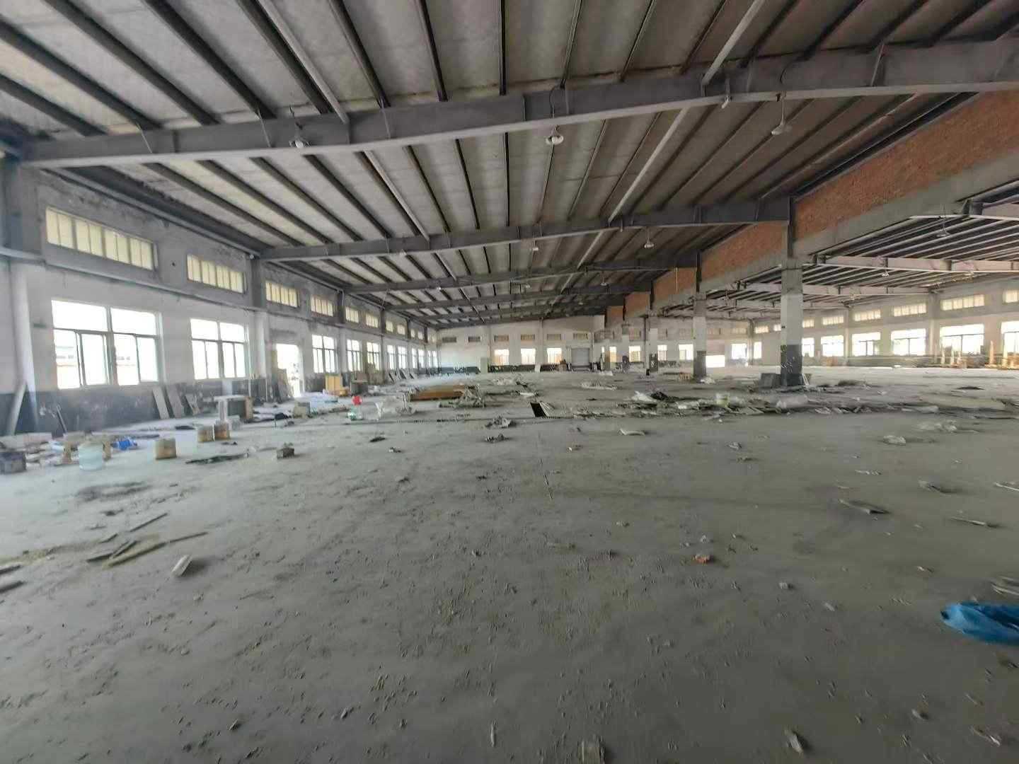 上海金山枫泾工业园区厂房内部
