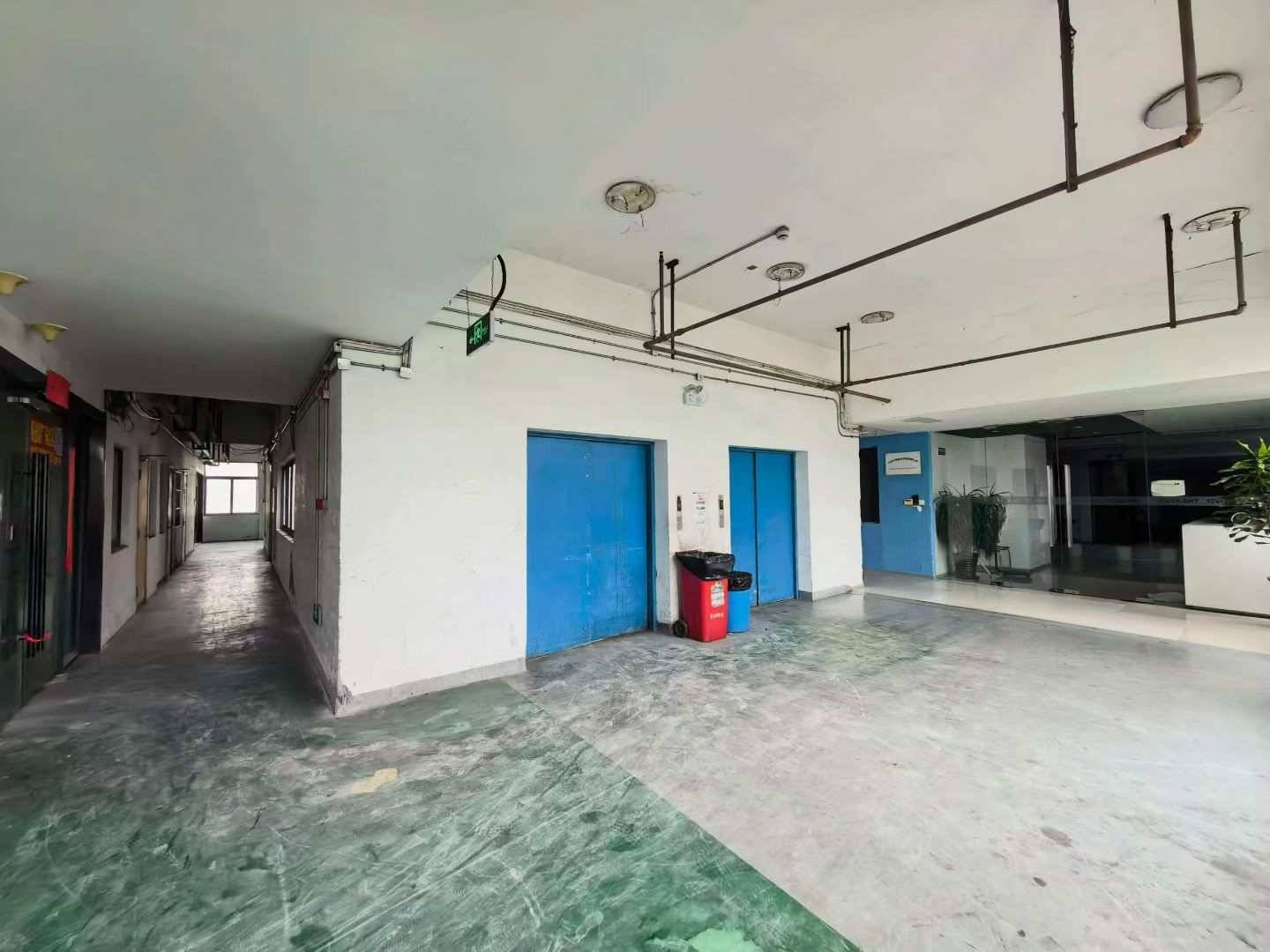 上海普陀绥德路楼上厂房出租 390平 配两部3吨货梯 仓储电商组装均可