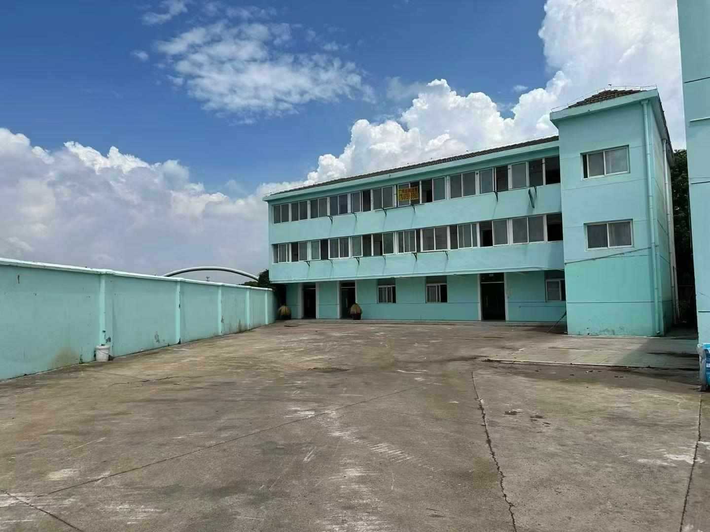 昆山千灯石浦一楼仓库出租，约180平+空地一亩，可分开租