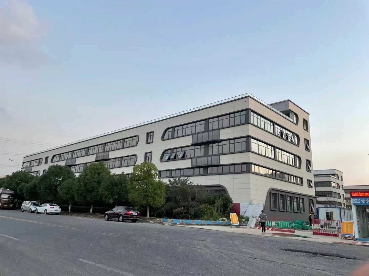 宝鸡 凤翔高速路口厂房出租，首层5米层高