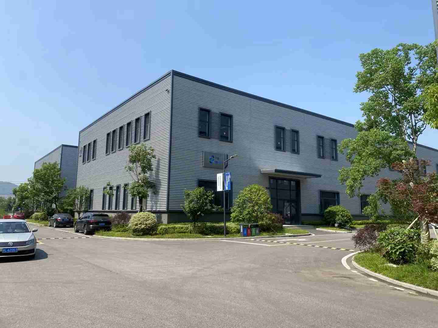 中山长安南路胜腾物流园6元一方租四沙1300方精装修实际面积厂房出租，配套完善