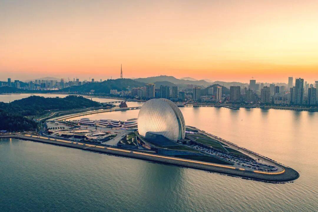 2. 20220229   日月贝夕阳      作者：周家侨.jpg