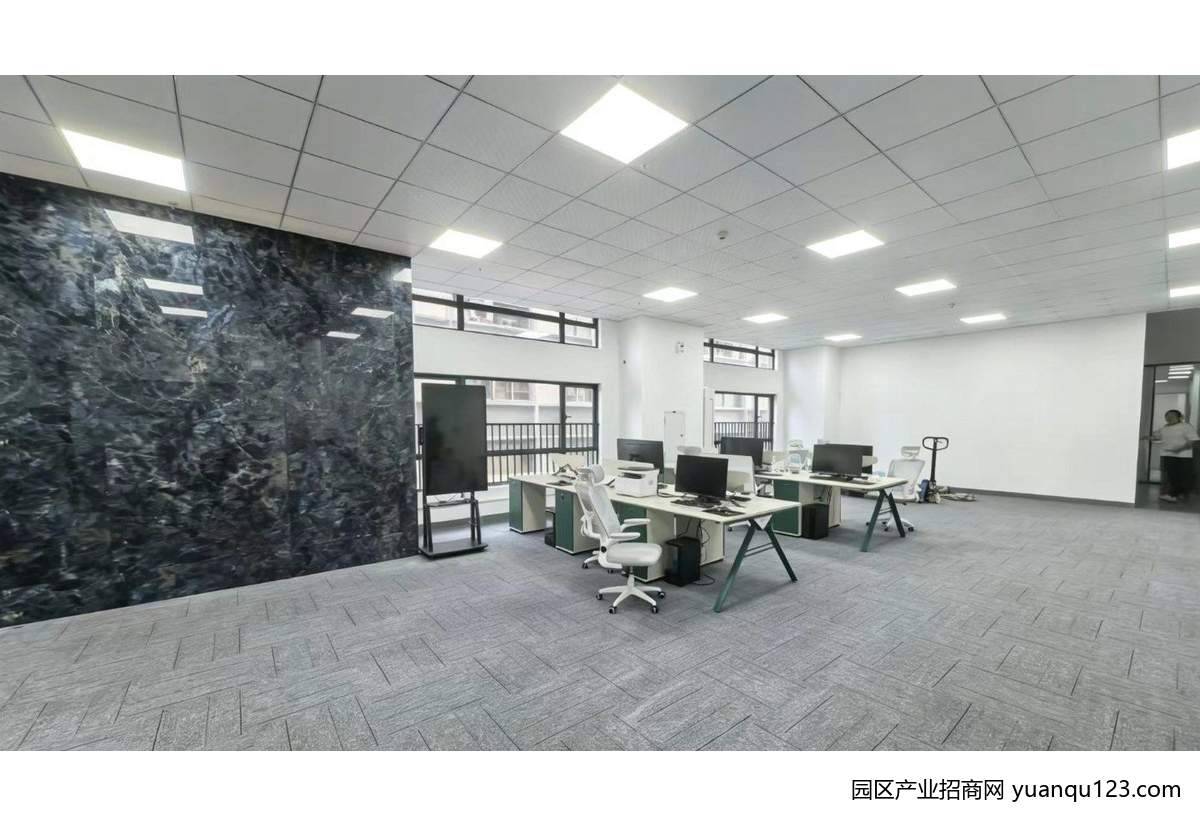 坂田轨交口精装修二楼800平厂房出租-深圳龙岗商专注长三角产业园坂田厂房出租