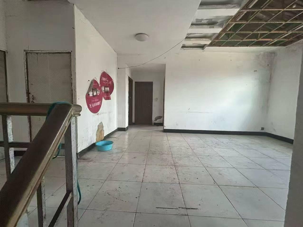 上海宝山月罗公路厂房出租实拍图三